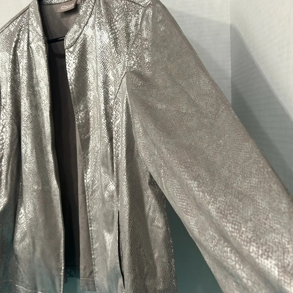 Chico’s Silver Metallic Snakeskin Print Light Jacket Chicos Size 1 - Picture 4 of 7